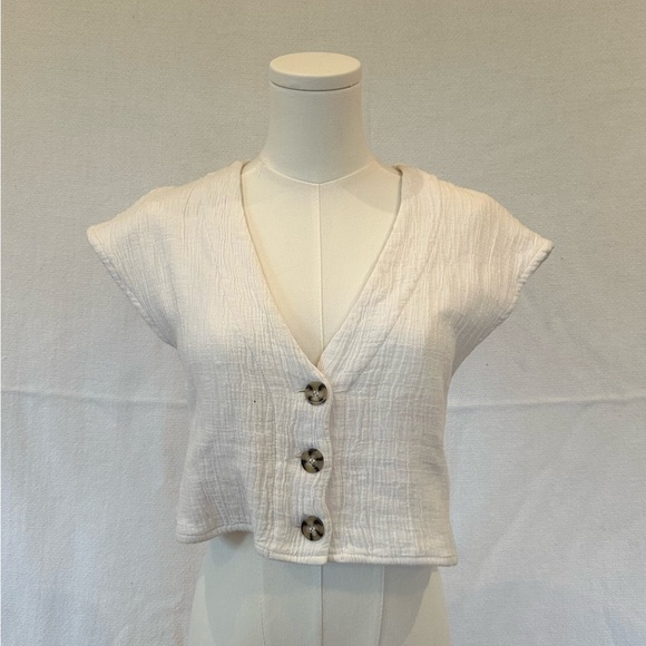 Rhythm. Tops - Rhythm White Textured Button-Front Crop Top